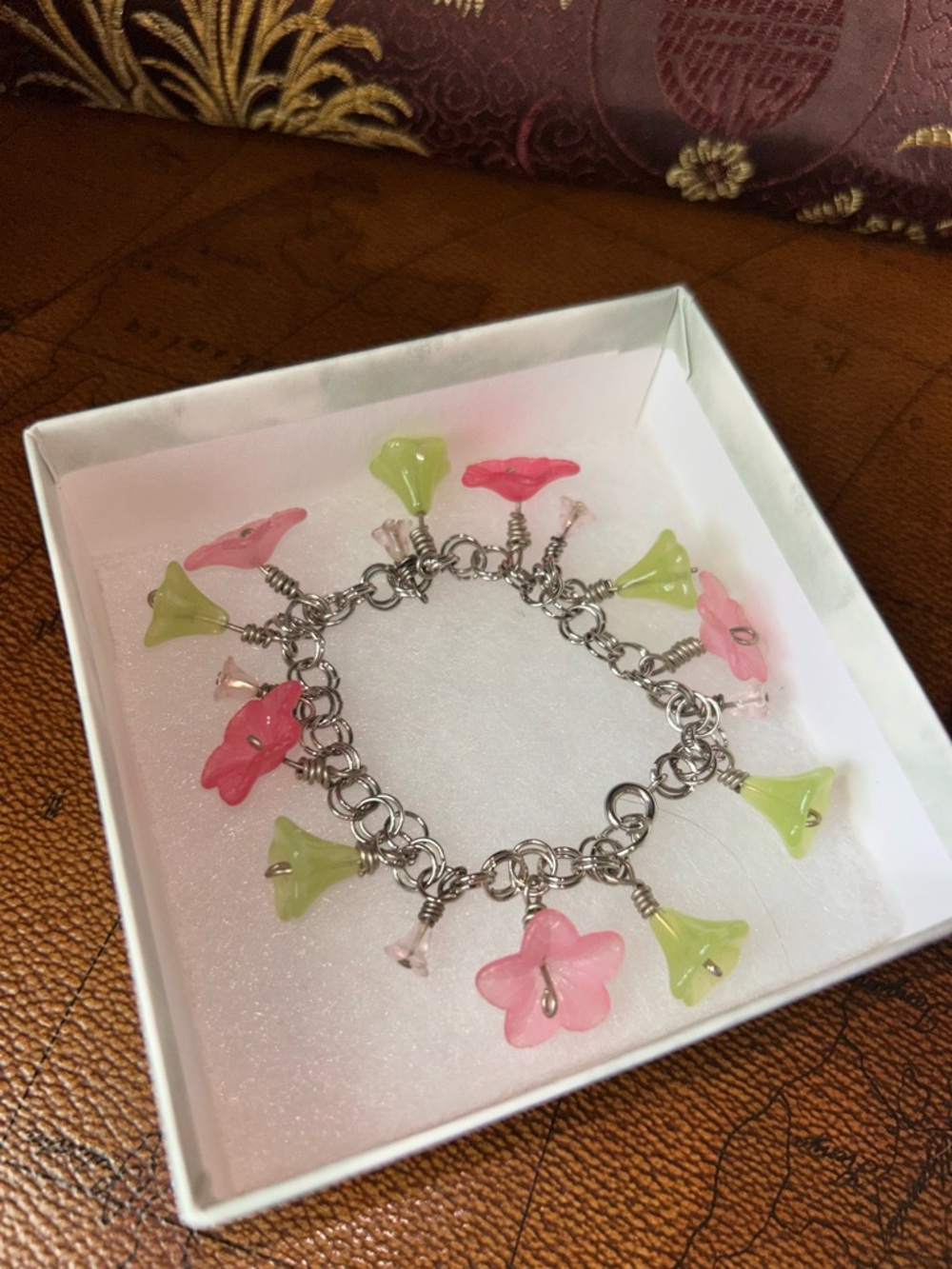 Vintage Link Bracelet with Glass Bell Dangle Flowers Charms in Pink and Green ๐ - Picture 6 of 7